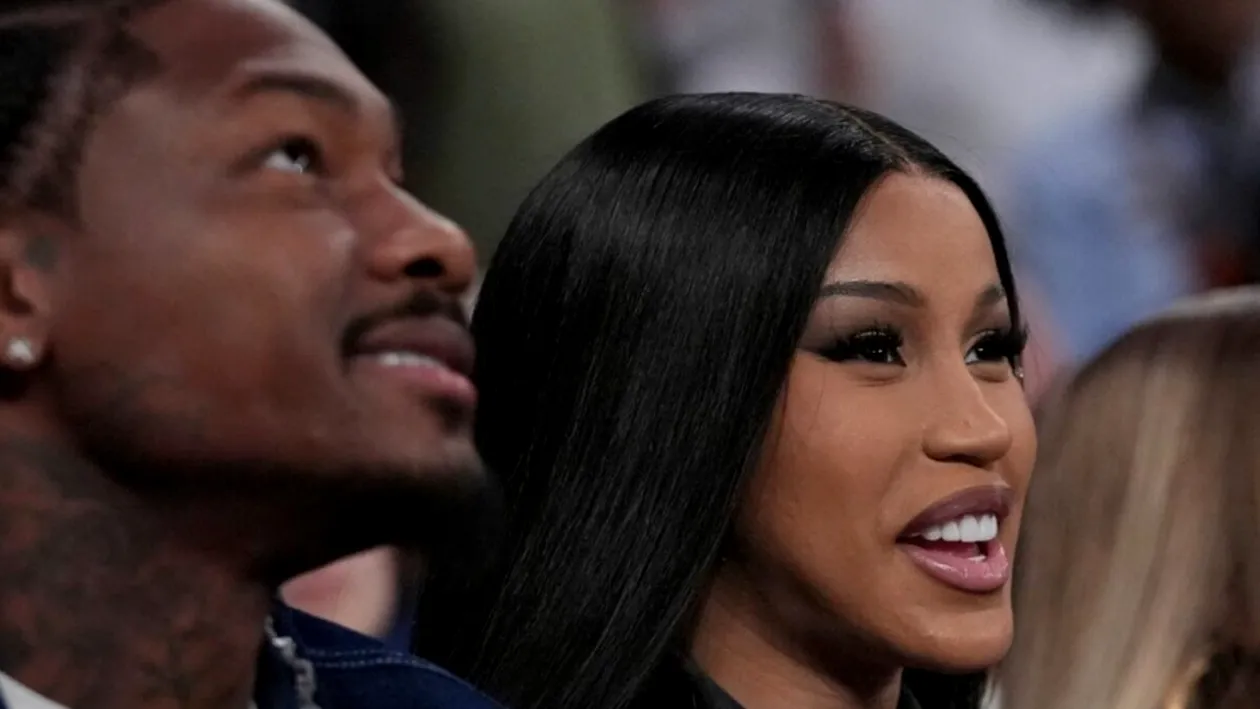 Cardi B a publicat primele imagini cu fiul său nou-născut. Postarea a devenit virală