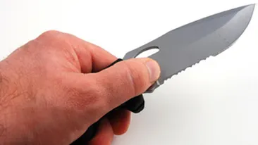 Un baiat de 17 ani a injunghiat trei minori! Unul a murit!