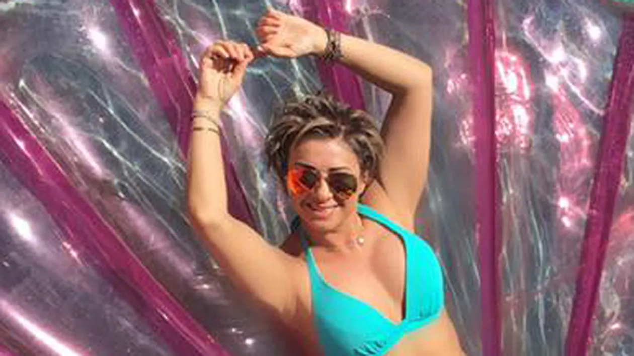 ANAMARIA PRODAN face din nou furori în costum de baie! FOTO cum arată impresara în bikini!