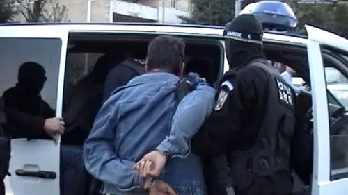 Droguri de 1 milion de euro, găsite la traficanții din București