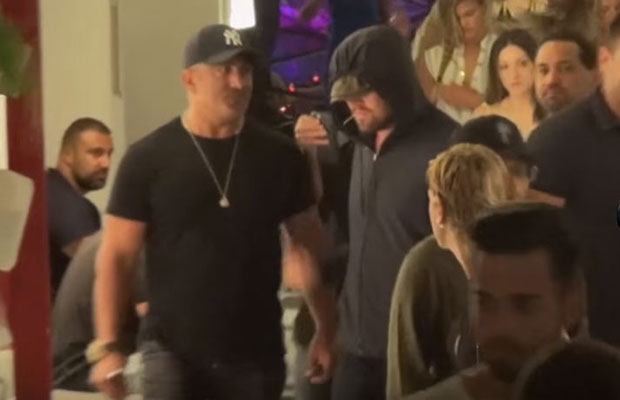 Leonardo di Caprio, fotografiat la Mykonos la concertul lui Remos