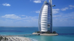 Asa ceva nu s-a mai vazut pana acum! Un indian si-a construit propriul Burj Al-Arab! Uite cum arata