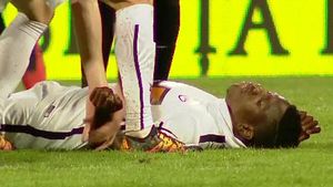 A murit! Un jucător de la Dinamo s-a prăbuşit inconştient pe teren! 