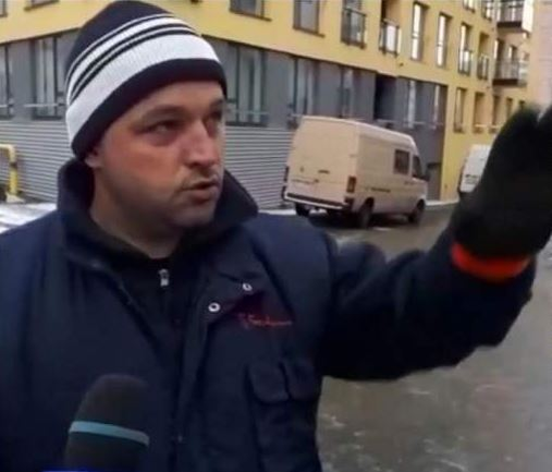 Bărbatul care s-a aruncat de la etajul 10 cu fiica sa de trei luni şi jumătate în braţe lucra în domeniul IT. “A căzut pe o mașină, nu am putut să mă uit!”
