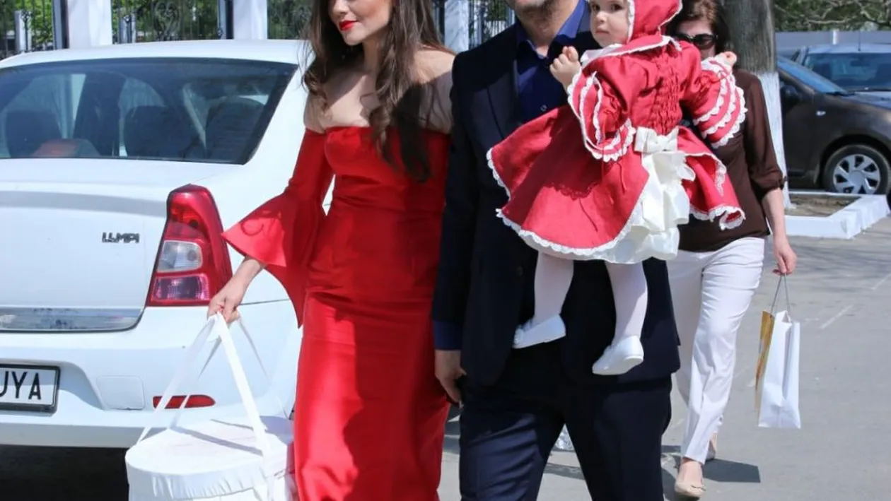 Ce cadou a primit Gabriela Cristea de la nași pentru micuța Victoria!