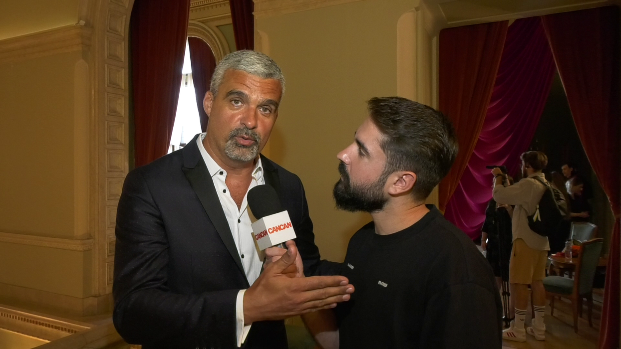 Aurelian Temișan: "Nu! Mi-am scos peri albi, pentru că așa e gena, că așa am avut toți în familie. Și mama și tata, mai târziu decât la Cătălin Crișan, totuși!"