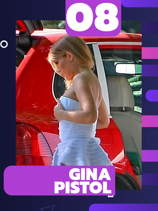 Top 30 sexy – dive care au devenit pudice și încearcă să-și acopere “elementele din dotare” cu mânuța. Gina Pistol & Daniela Crudu, în ipostaze de neuitat!