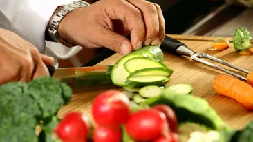 Tii post? E obligatoriu sa stii asta! Ce se intampla cu organismul tau in perioada in care te abtii de la pacatele… culinare