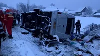 Accident grav în Harghita! Un microbuz a intrat într-un stâlp: 2 morţi şi 11 răniţi. A fost declanşat Planul roşu de intervenţie
