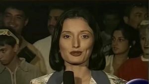 Recunoști cine este vedeta PRO TV din imagine? Lucrează în trust din anul 1999
