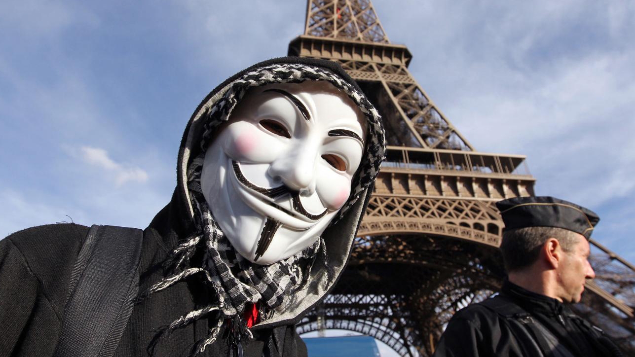 Conturile ISIS de pe Twitter au fost compromise. Hackerii de la Anonymous au raportat deja primele victorii in lupta cu teroristii