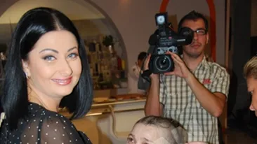 Corina Alexandru a facut-o sa planga pe Gabriela Cristea in direct la Kanal D! A donat 1.000 de euro pentru Andreea Popescu