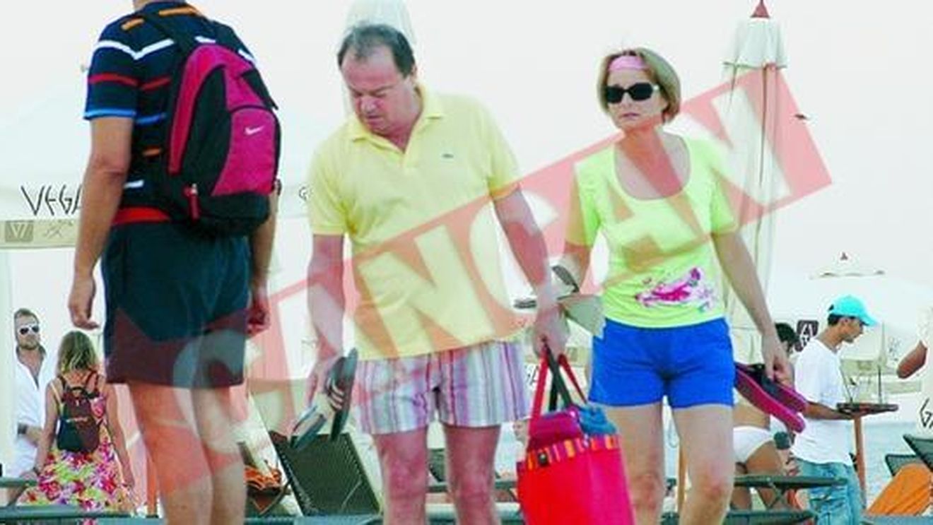 Blaga, la plaja in slip de 300 euro