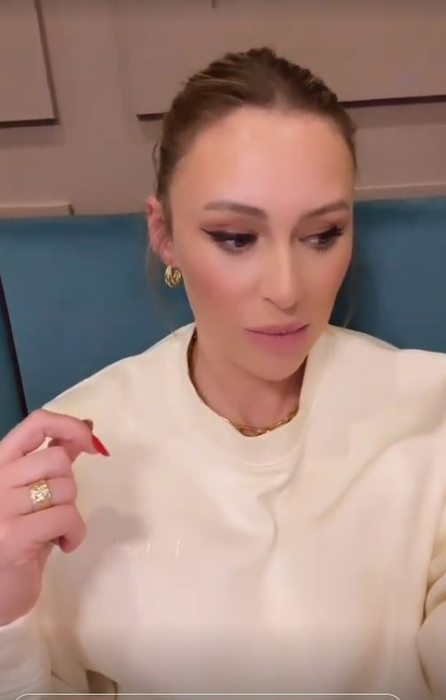 Ioana Chișiu, dezvăluiri copleșitoare despre divorțul de tatăl fiicelor sale: “Nu vreau să mă judecați”. Am aflat cine este și cu ce se ocupă noul iubit al blondei