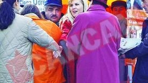 Si-au lasat Porsche-urile acasa si in colegiu se dau modeste...