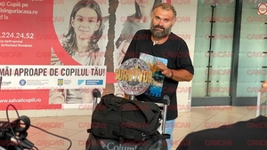 Imagini înduioșătoare de pe aeroport! Ce au făcut Dan Ursa, Carmen Grebenișan și Alexandra Porkolab imediat cum s-au întors de la Survivor