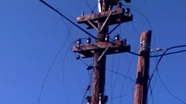 Un adolescent de 17 ani a vrut sa asculte muzica si a murit electrocutat