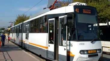 Momente de panică în București! A deraiat tramvaiul 41