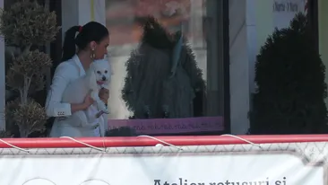 Adelina Pestriţu lansează o nouă modă! Învaţă de la ea cum să îţi iei haine din magazin pe... neprobate!