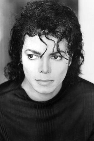 Misterul dispariției singurei românce care l-a sărutat pe Michael Jackson. Ce s-a întâmplat cu Cora