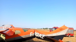 Incident cu un avion privat pe aeroportul din Tuzla. Sunt mai mulți pasageri răniți