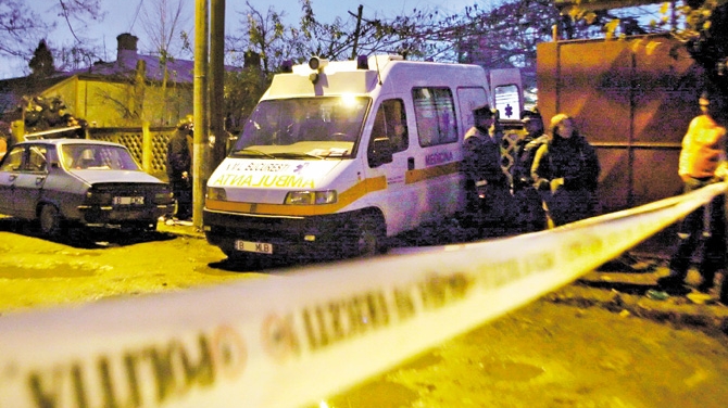 Criminalii si-au condamnat victima la moarte lenta!  Bestiile lui Piticu si Zanoafe