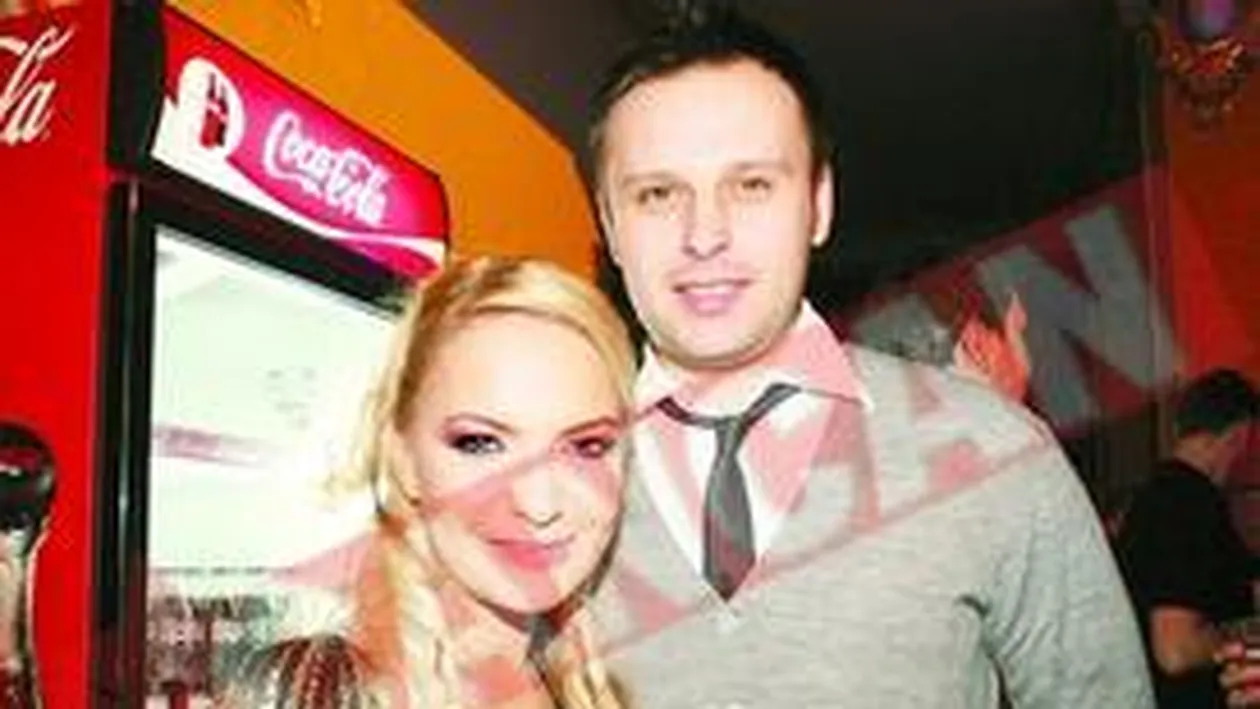 Andreea Antonescu a fost ceruta de sotie in masina