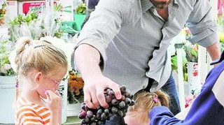 Ben Affleck, ca o gospodina la piata