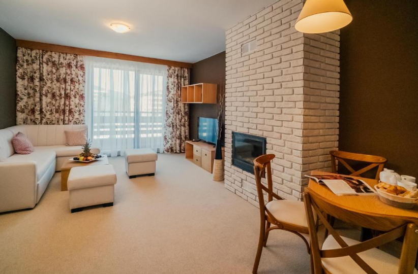 Hotelul Green Life Bansko 4* este situat la poalele muntelui Pirin/ sursă foto: Booking