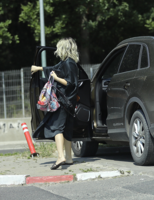 Hainele largi au dat-o de gol pe Gina Pistol