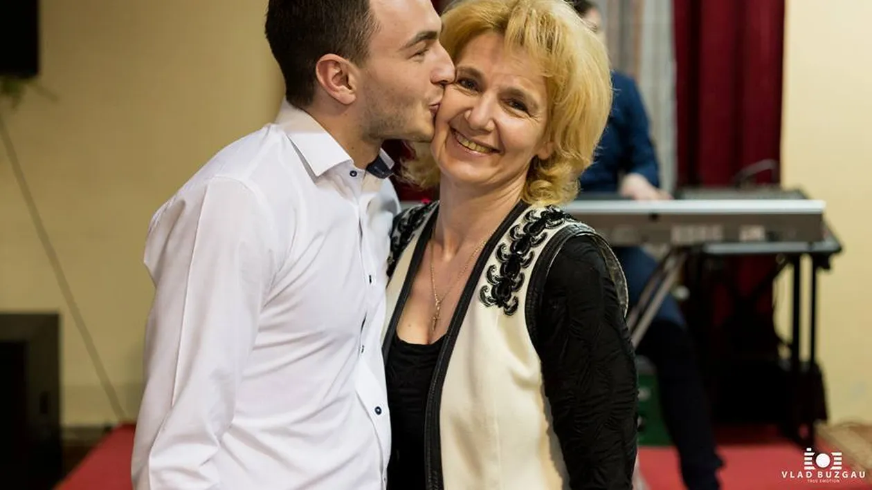 E încă student, dar a pus pe picioare o afacere cu care nu dă greş. Povestea tânărului care face bani din... pomeni