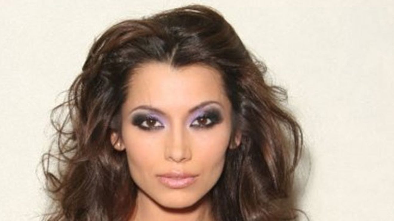 Lili Sandu si-a schimbat look-ul? Uite cum arată cu părul tuns băieteste si fără pic de machiaj! Îi stă bine?