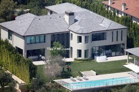 KIM KARDASHIAN a trecut din nou prin clipe de groază! Locuinţa sa şi a lui KANYE WEST a fost prădată de hoţi