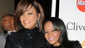 Veste groaznica! Fiica lui Whitney Houston va fi deconectata de la aparate! Ziua are o semnificatie speciala pentru familia ei!