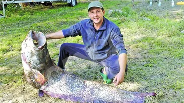 Leonard Iozefini a prins un somn de aproape 100 de kilograme. Magicianul baltilor