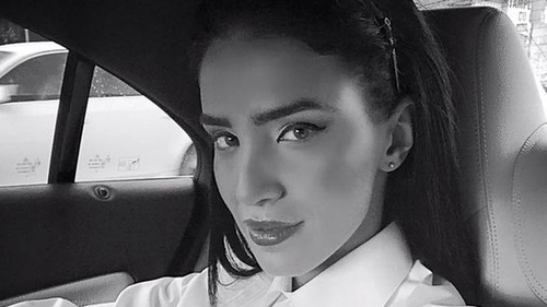 ADELINA PESTRIŢU şi-a transformat maşina în taxi!