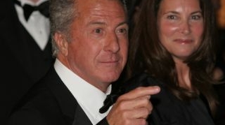 Dustin Hoffman debuteaza ca regizor la 72 de ani