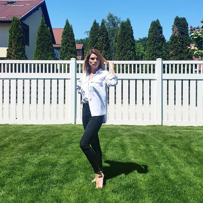 Ellie White și soțul ei, terorizați de hoții care au venit să le spargă vila: “Oribil sentiment! Doi indivizi alergând prin….”