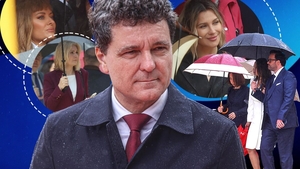 Imaginile momentului în România! Pleiadă de vedete la Cotroceni, unde a avut loc ceremonia de învestire a noului președinte al României! Lora, Delia, Andreea Raicu...
