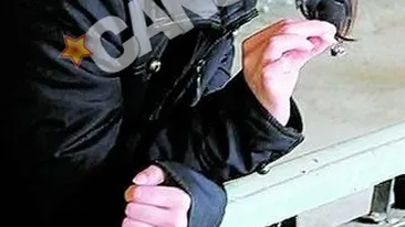 Ella Dumitru a fugit de acasa cu iubitul mai mare decat ea cu 20 de ani. Si-a dat in judecata mama paralizata pentru banii de la Dansez pentru tine!