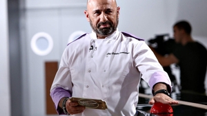 Cât costă un burger la restaurantul al cărui imagine este Cătălin Scărlătescu? De necrezut câţi lei trebuie să scoţi din buzunar