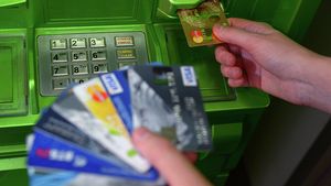 Folosești cardul în loc de cash?! Ai grijă: Cât timp rezistă coronavirusul pe cardurile bancare