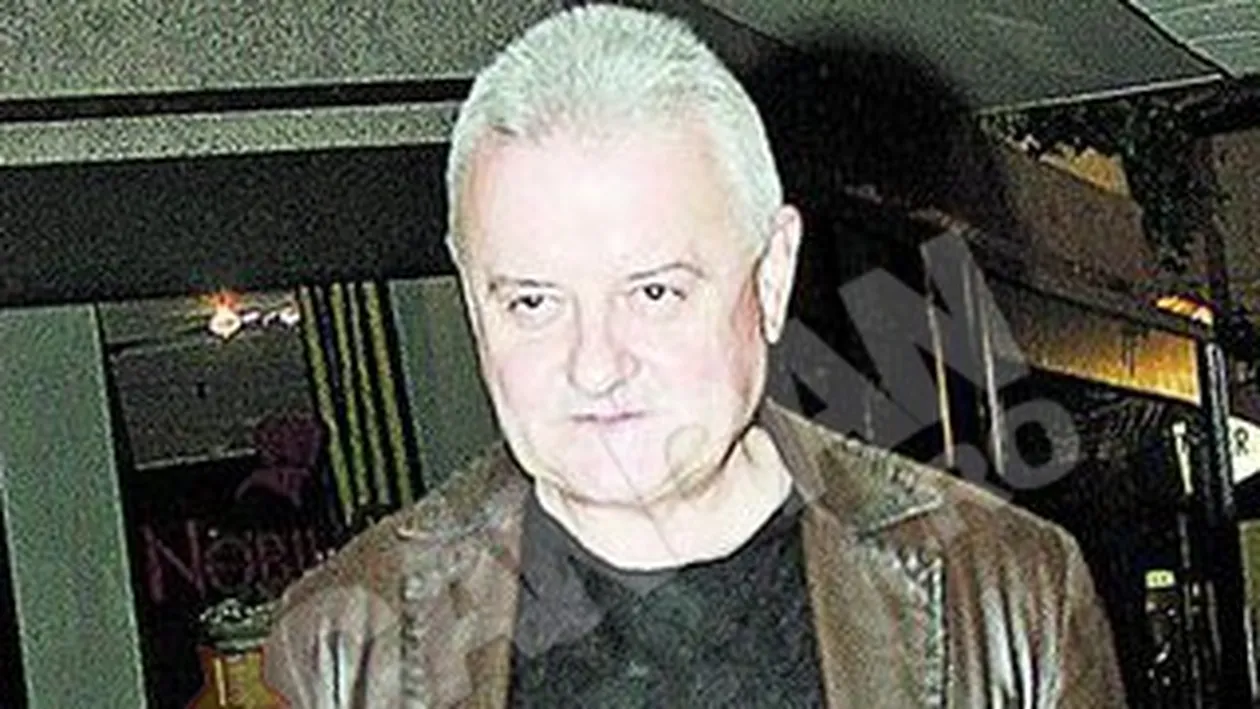 Moni o saruta pe Irinuca pe gura, iar pe Irinel nu-l deranjeaza: Este un gest normal intre o mama si fiica ei!