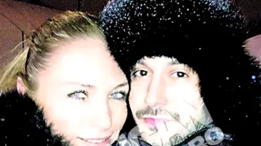 Lectii de sarut frantuzesc in public! Violeta Babliuc si-a sufocat iubitul la patinoar