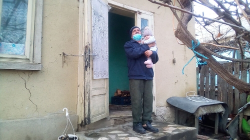 Apel umanitar. Un bărbat nevăzător din Iași are nevoie mare de ajutor. Cazul care a emoționat țara: „Nea' Mihai nu strigă după ajutor, nea Mihai nu întinde mâna”