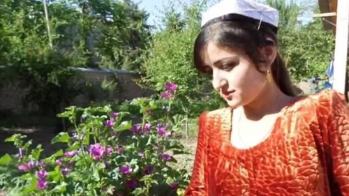 O mireasă adolescentă s-a sinucis pentru că soţul ei de 40 de ani nu a acceptat testele care dovedeau că este virgină! Detalii cutremurătoare