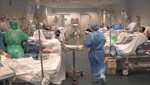 Medicii din Londra, despre un ”tsunami” de infecții cu noul coronavirus: ”Ca și cum o bombă le-ar fi explodat în piept”