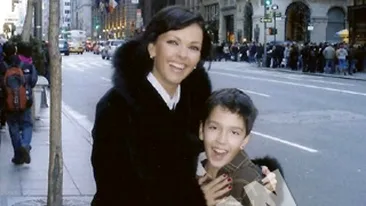 O gravida roz! Manuela Fedorca isi duce sarcina cu stil!