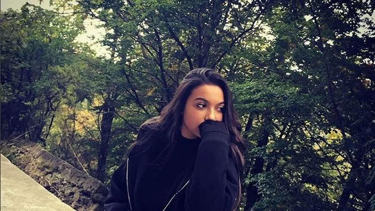 Fata cea mică a lui Adrian Minune are iubit! Cu cine se iubeşte adolescenta de 15 ani