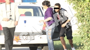 Imagini incredibile realizate de CANCAN.ro de la reconstituirea cazului din Voluntari! Elevul injunghiat in picior, din cauza unui sarut, a venit taras, in sosete, la locul faptei!